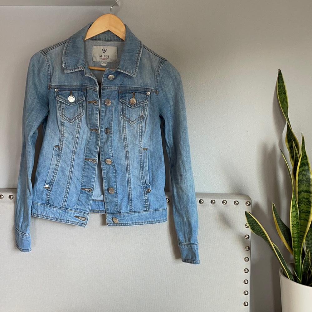 ❓ Guess Denim Jacket